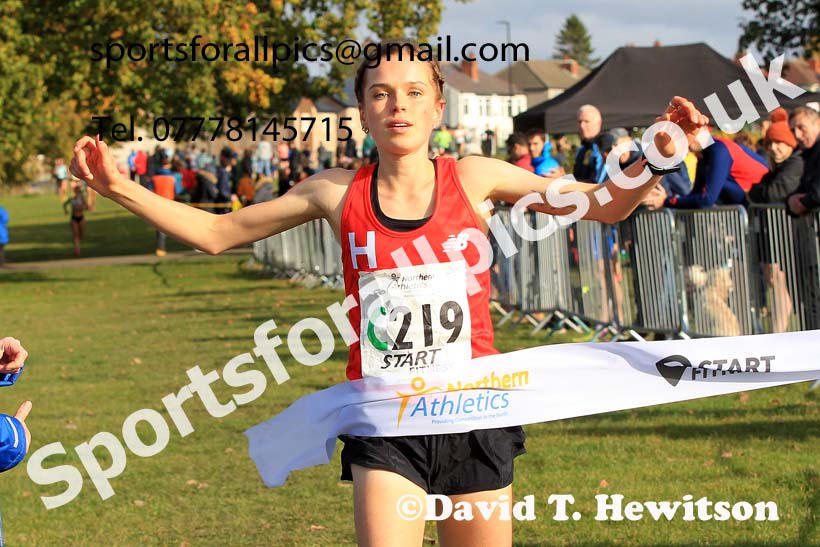 Senior womens 2022 Northern Cross Country Relays, Graves Park, Sheffield. Photo: David T. Hewitson/Sports for All Pics